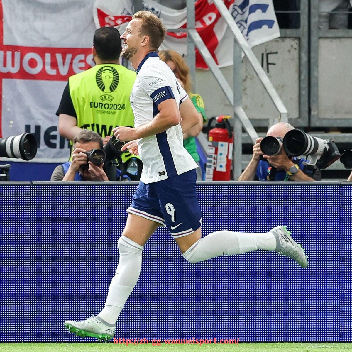 完美体育app-法甲里昂球队年龄结构与阵容发展趋势