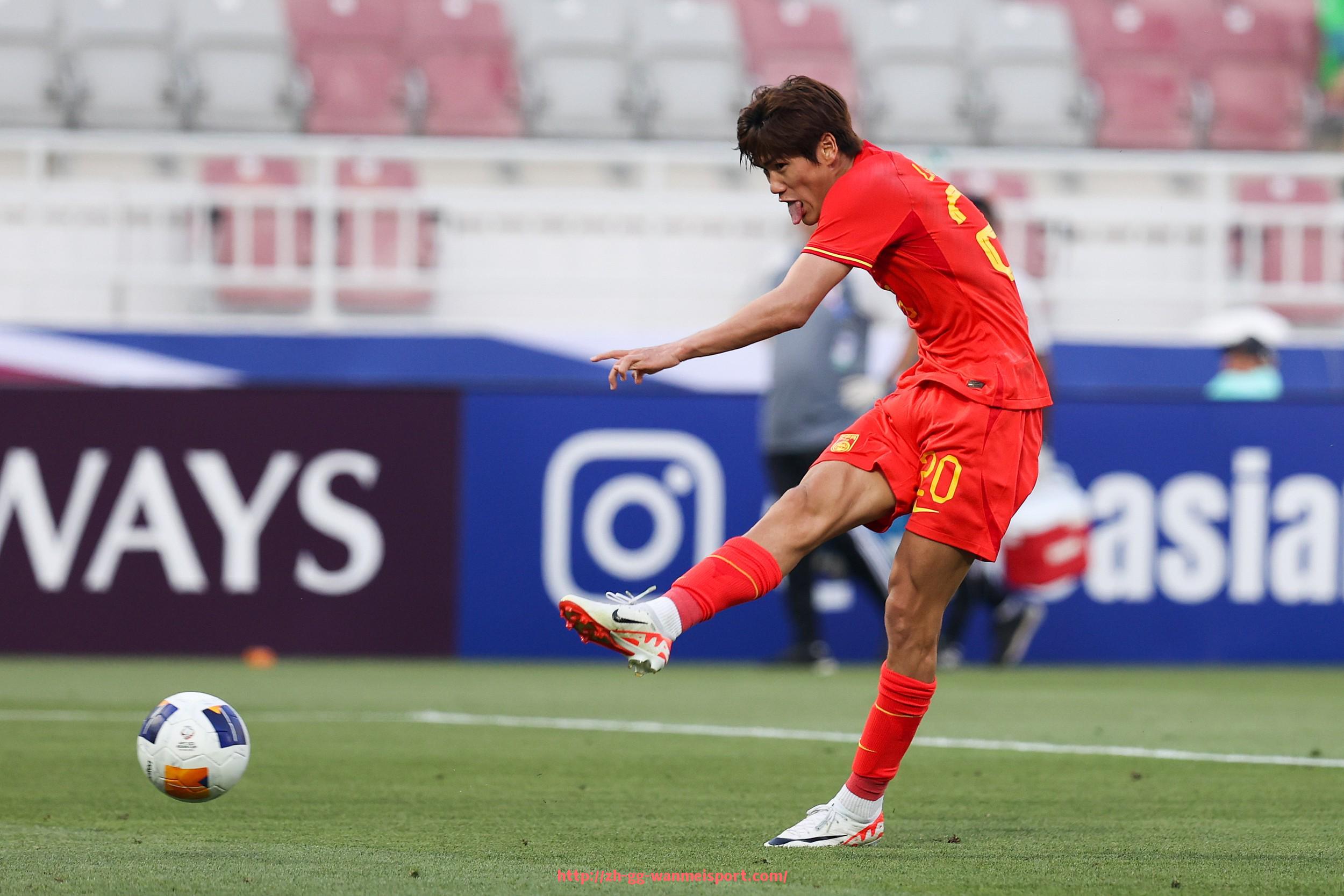 完美体育app-英超马刺队中国球员名单解析及未来发展趋势探讨